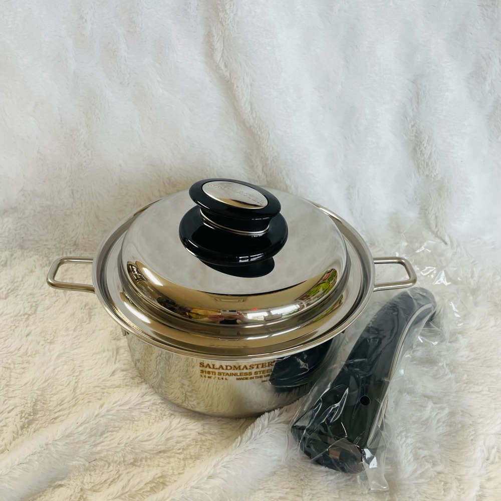 1.5 Qt./1.4L Sauce Pan with Cover NEW IN BOX